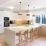 Lovely Luxury With Garden And Private Pool Дом отдыха