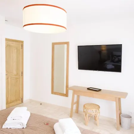 Lovely Luxury With Garden And Private Pool Hébergement de vacances