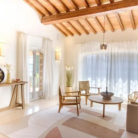 Hébergement de vacances Lovely Luxury With Garden And Private Pool Sainte-Maxime