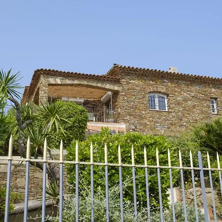 Сasa de vacaciones Lovely Luxury With Garden And Private Pool *