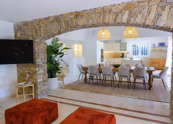 Semesterbostad Lovely Luxury With Garden And Private Pool *