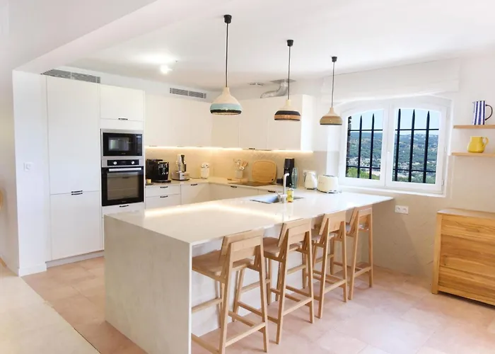 Lovely Luxury With Garden And Private Pool Semesterbostad