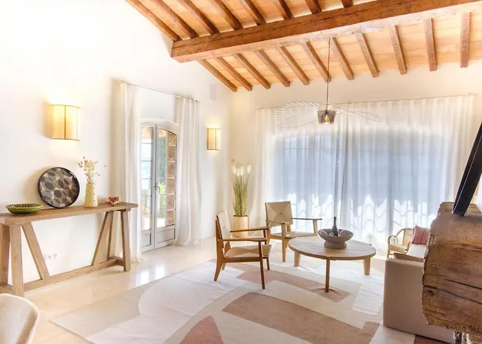 Lovely Luxury With Garden And Private Pool Semesterbostad *